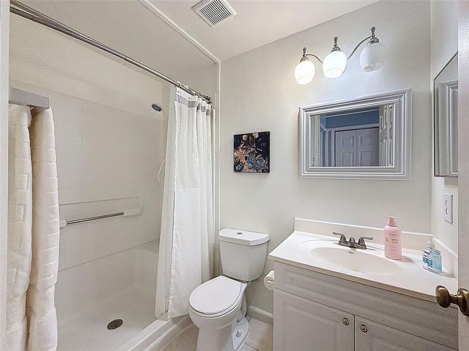 Под контрактом: $285,000 (3 спален, 2 ванн, 1612 Квадратных фут)