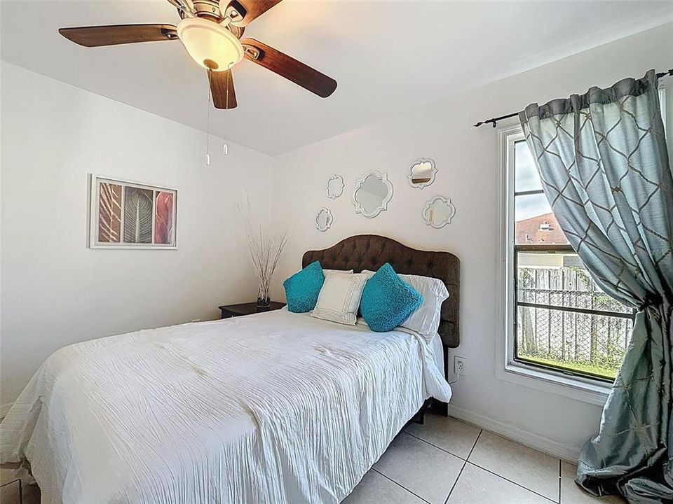 Под контрактом: $285,000 (3 спален, 2 ванн, 1612 Квадратных фут)