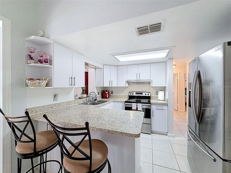 Под контрактом: $285,000 (3 спален, 2 ванн, 1612 Квадратных фут)