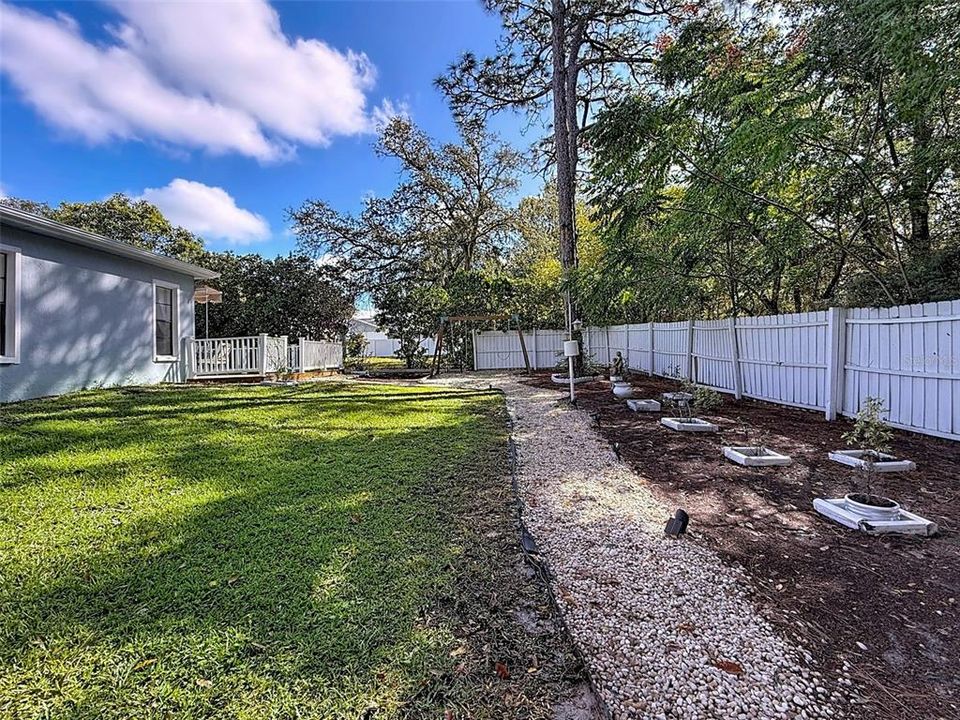 Под контрактом: $285,000 (3 спален, 2 ванн, 1612 Квадратных фут)