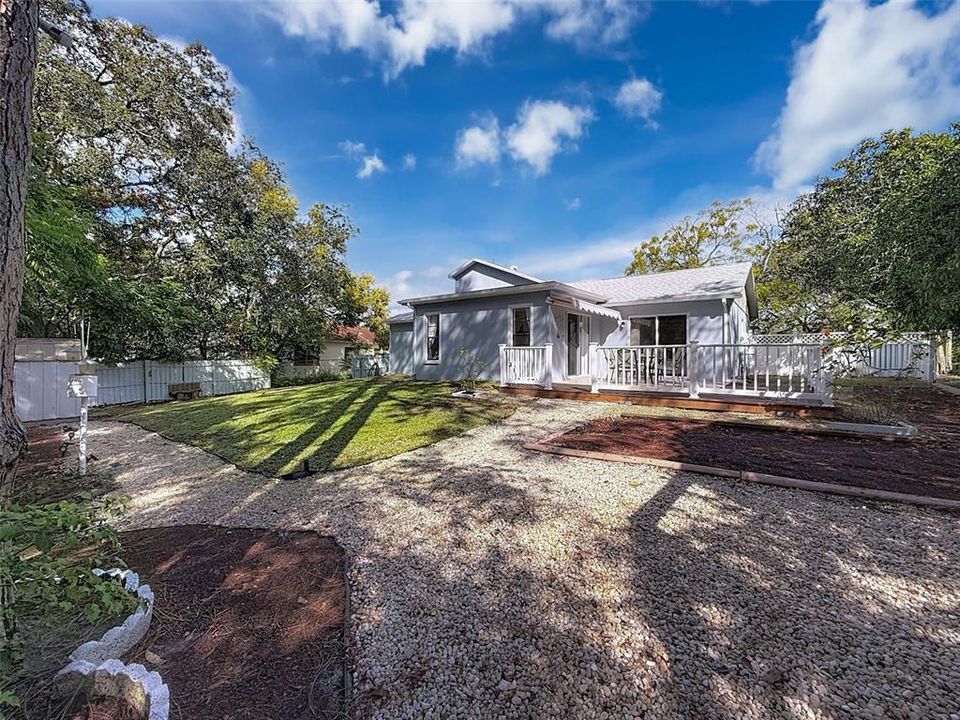 Под контрактом: $285,000 (3 спален, 2 ванн, 1612 Квадратных фут)