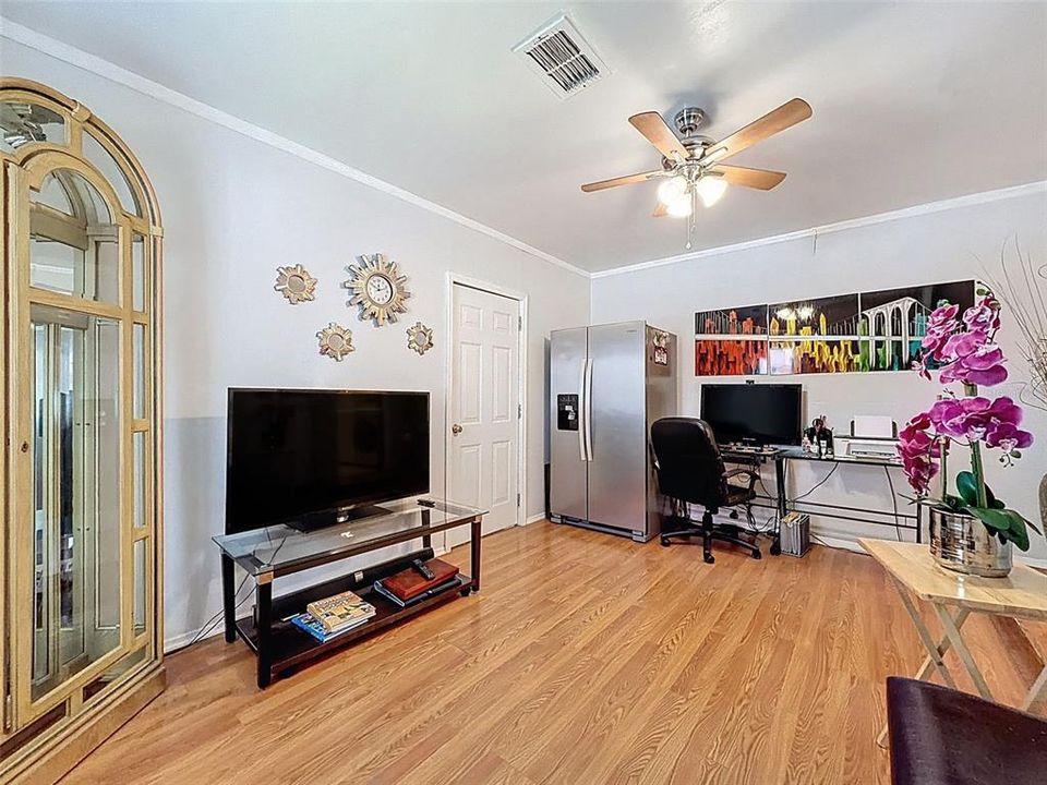 Под контрактом: $285,000 (3 спален, 2 ванн, 1612 Квадратных фут)