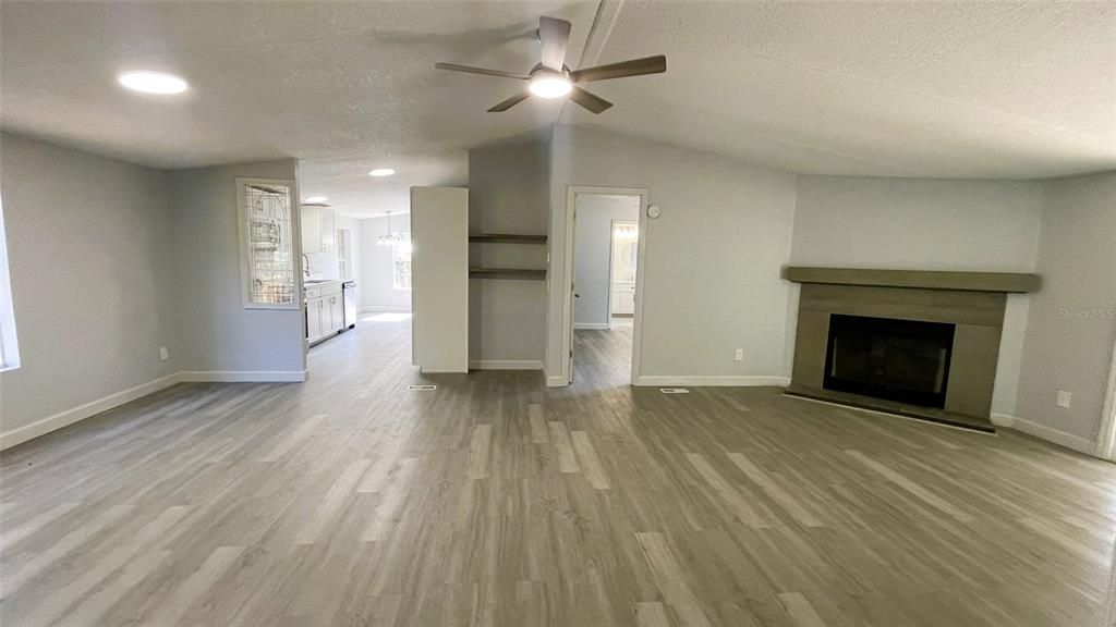 待售: $179,900 (3 贝兹, 2 浴室, 1296 平方英尺)