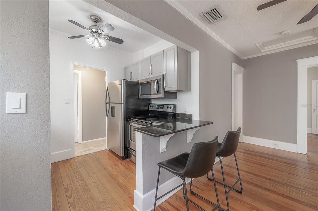 For Rent: $2,350 (2 beds, 2 baths, 1169 Square Feet)