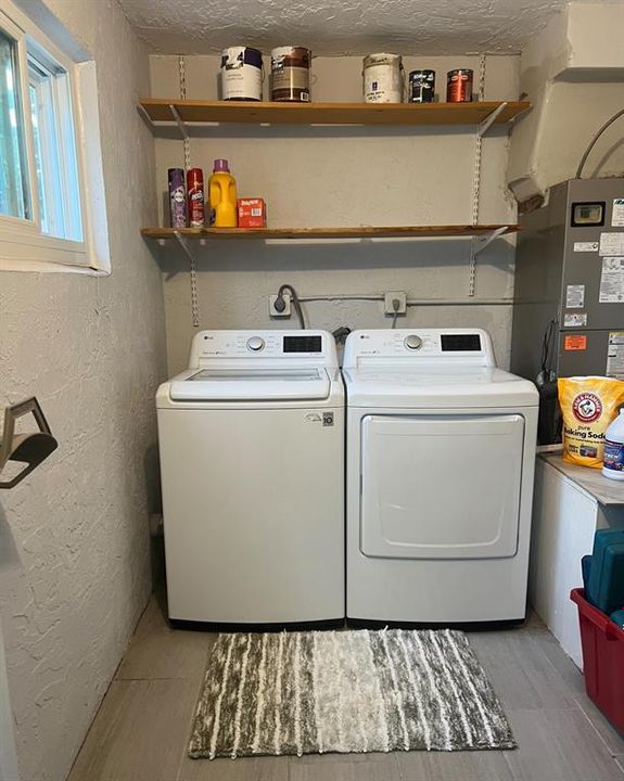 For Sale: $190,000 (2 beds, 2 baths, 1100 Square Feet)