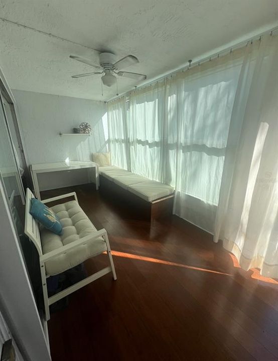 For Sale: $190,000 (2 beds, 2 baths, 1100 Square Feet)