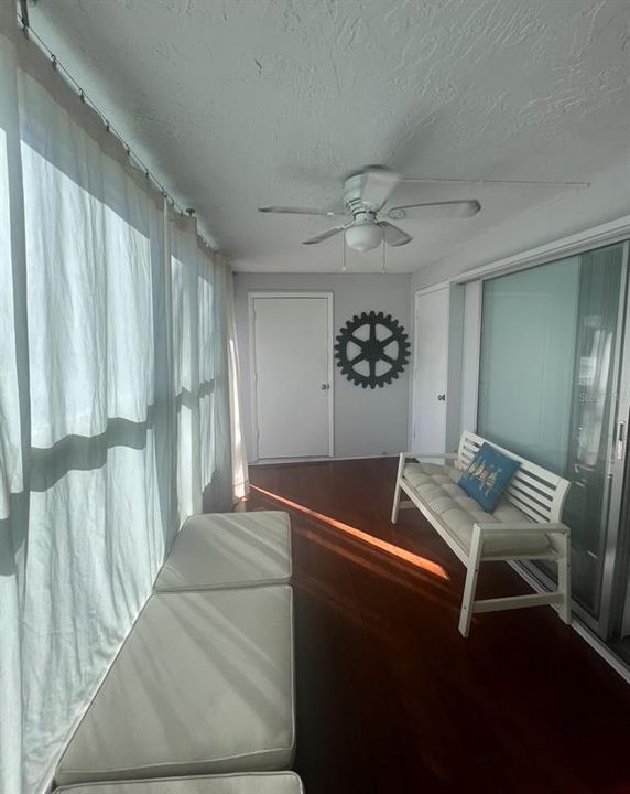 For Sale: $190,000 (2 beds, 2 baths, 1100 Square Feet)