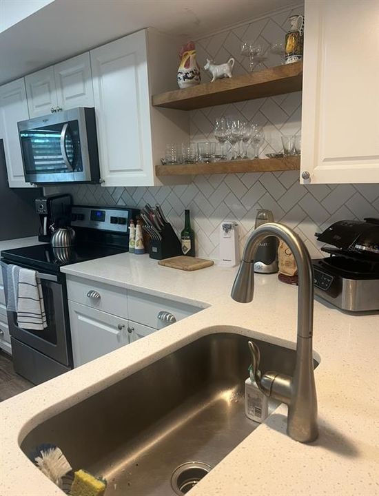 For Sale: $190,000 (2 beds, 2 baths, 1100 Square Feet)