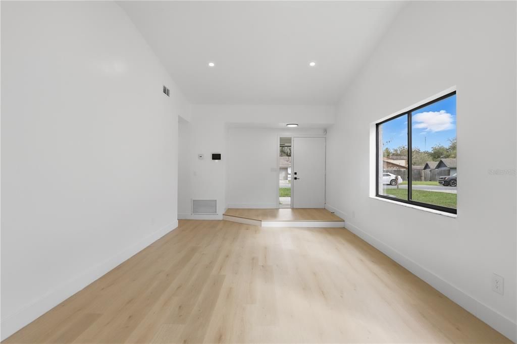 For Rent: $2,300 (3 beds, 2 baths, 1300 Square Feet)