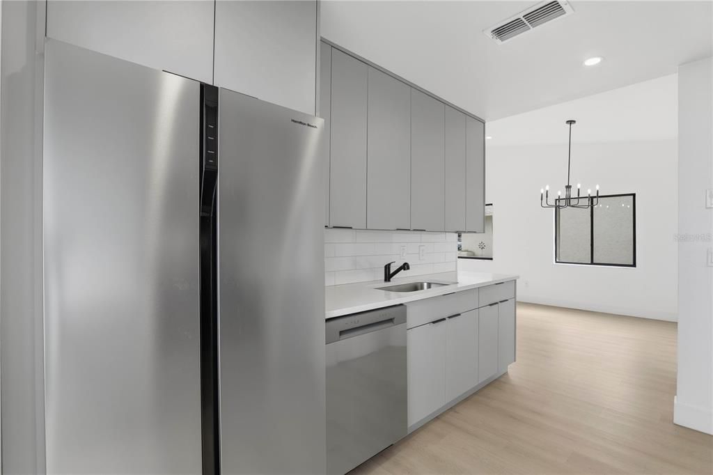 For Rent: $2,300 (3 beds, 2 baths, 1300 Square Feet)