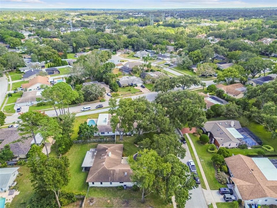 Activo con contrato: $624,916 (4 camas, 2 baños, 2336 Pies cuadrados)