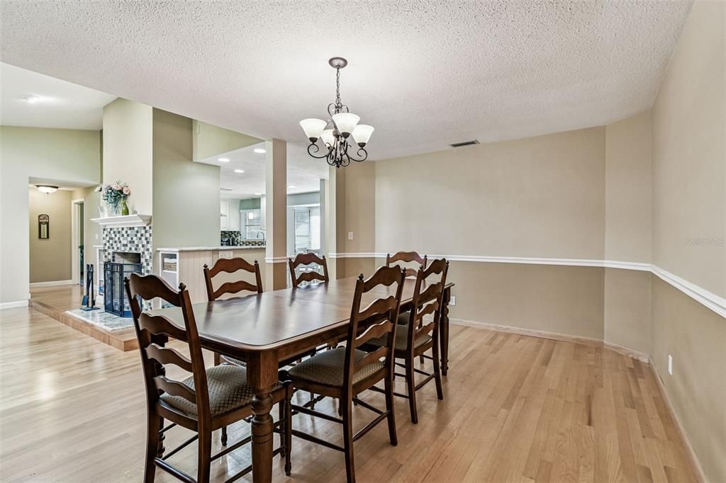 Activo con contrato: $624,916 (4 camas, 2 baños, 2336 Pies cuadrados)