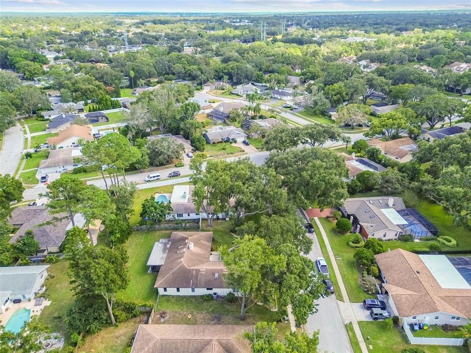 Activo con contrato: $624,916 (4 camas, 2 baños, 2336 Pies cuadrados)