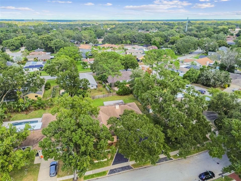 Activo con contrato: $624,916 (4 camas, 2 baños, 2336 Pies cuadrados)