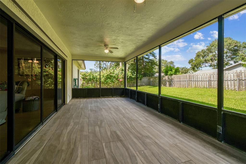 Activo con contrato: $624,916 (4 camas, 2 baños, 2336 Pies cuadrados)