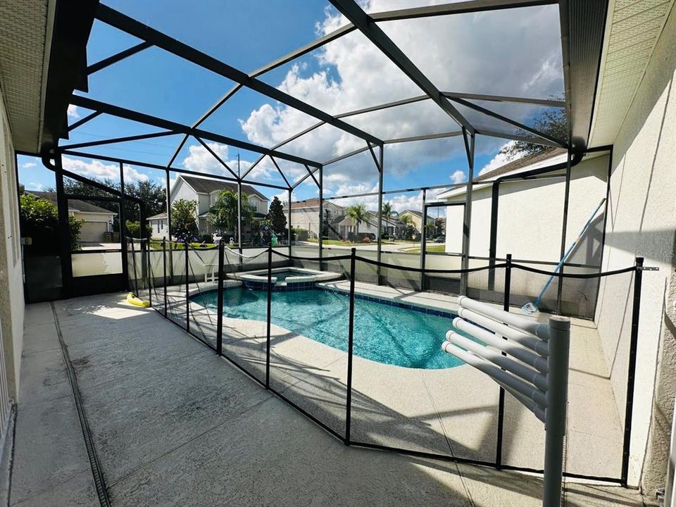 En Renta: $2,200 (4 camas, 3 baños, 1744 Pies cuadrados)