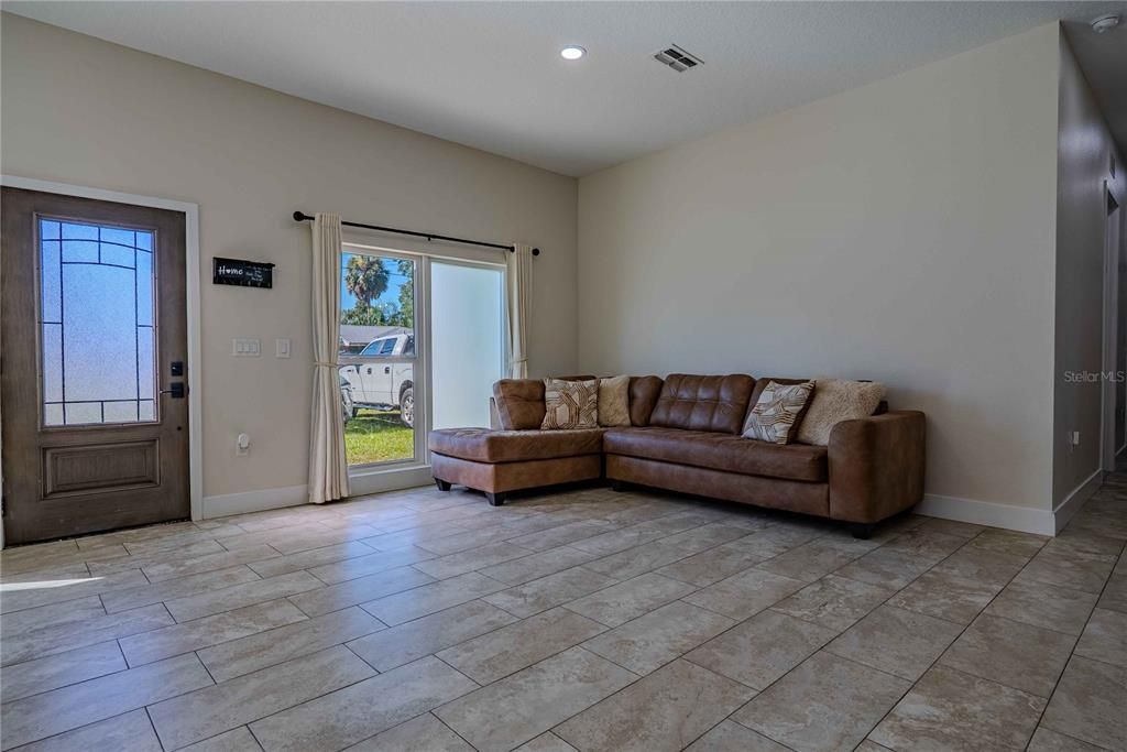 На продажу: $599,000 (4 спален, 3 ванн, 2322 Квадратных фут)