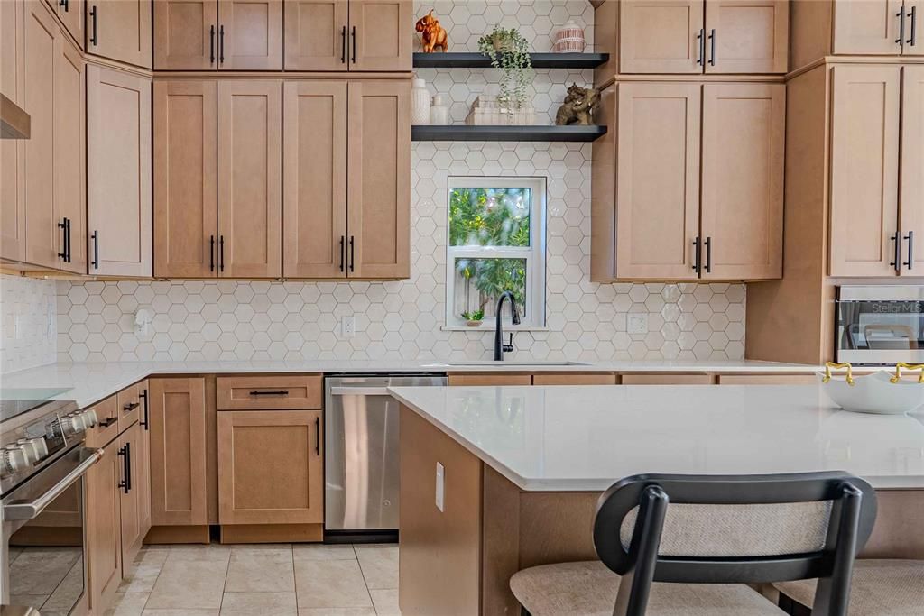 На продажу: $599,000 (4 спален, 3 ванн, 2322 Квадратных фут)