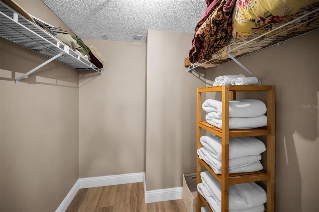 For Rent: $4,500 (2 beds, 2 baths, 1150 Square Feet)