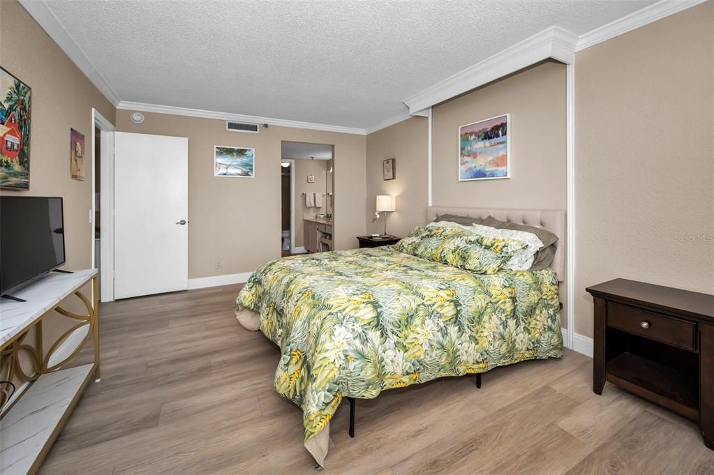 For Rent: $4,500 (2 beds, 2 baths, 1150 Square Feet)