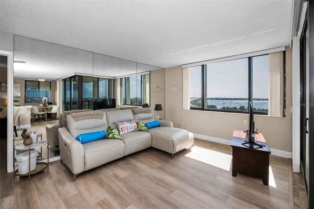 For Rent: $4,500 (2 beds, 2 baths, 1150 Square Feet)