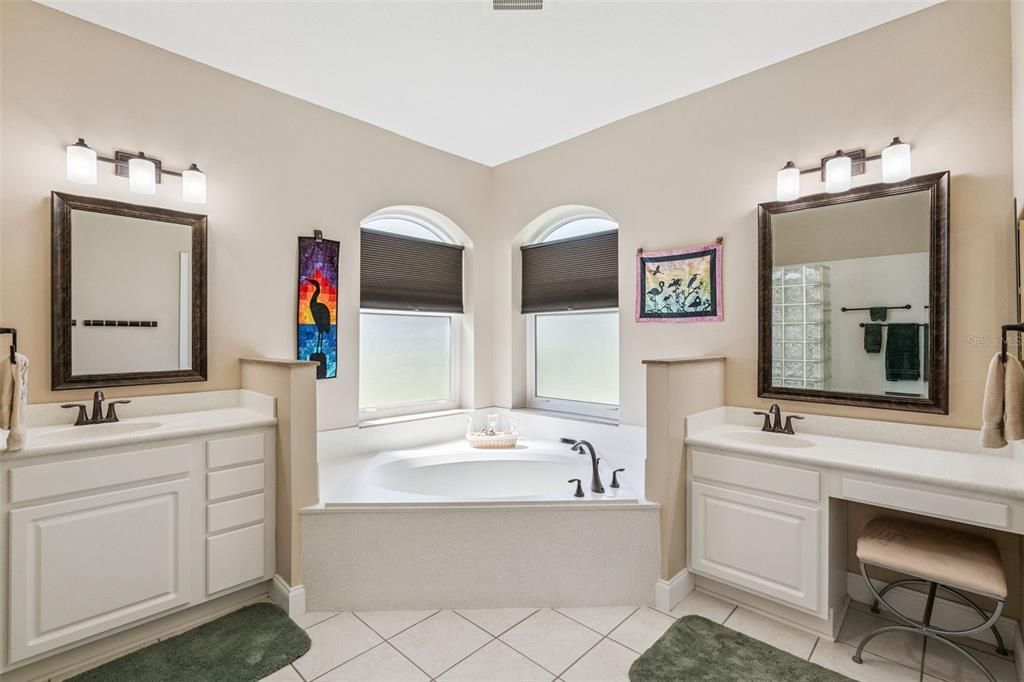 For Sale: $550,000 (5 beds, 3 baths, 3422 Square Feet)