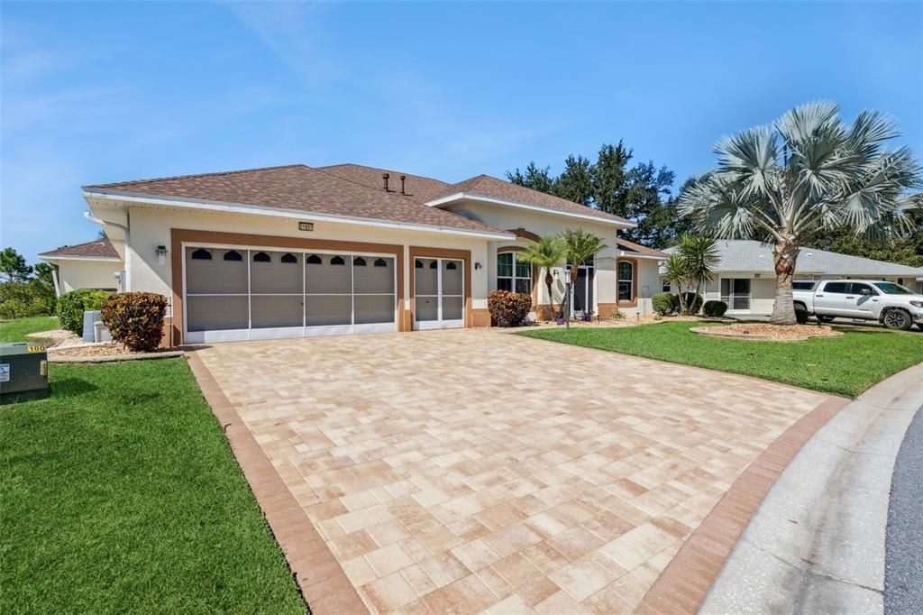 For Sale: $550,000 (5 beds, 3 baths, 3422 Square Feet)