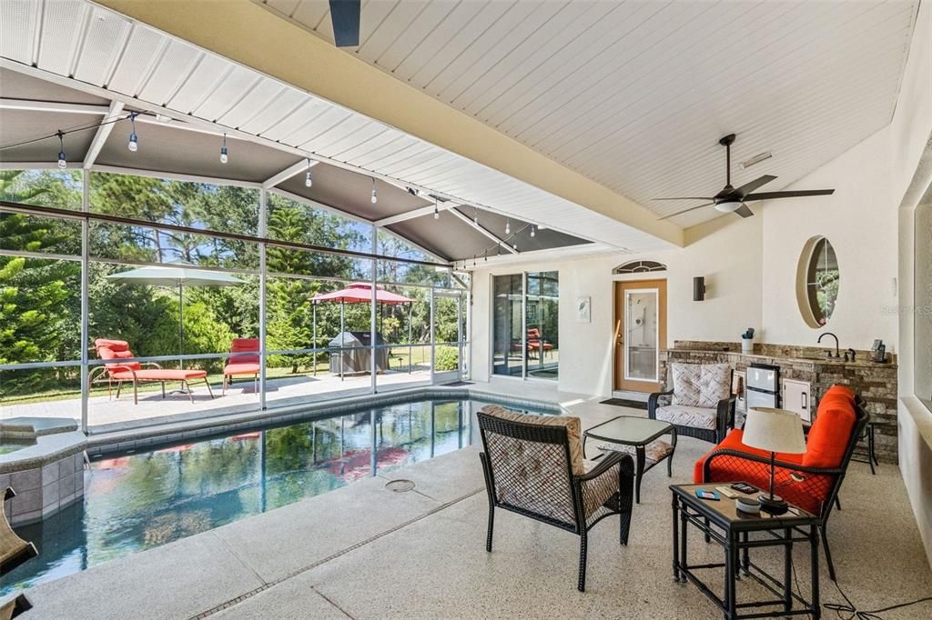 For Sale: $550,000 (5 beds, 3 baths, 3422 Square Feet)