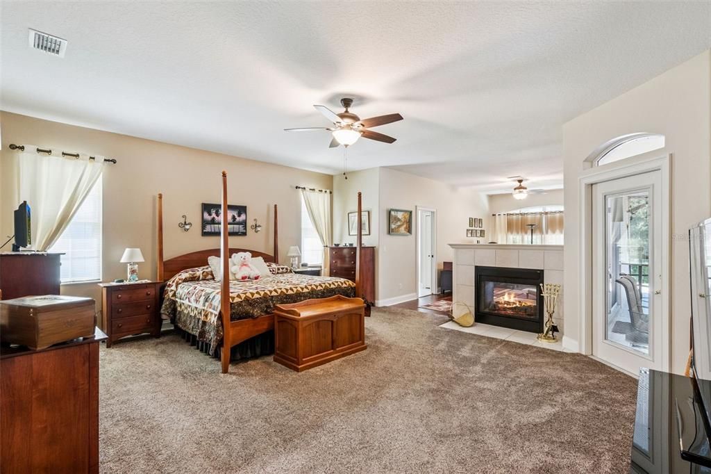 For Sale: $550,000 (5 beds, 3 baths, 3422 Square Feet)