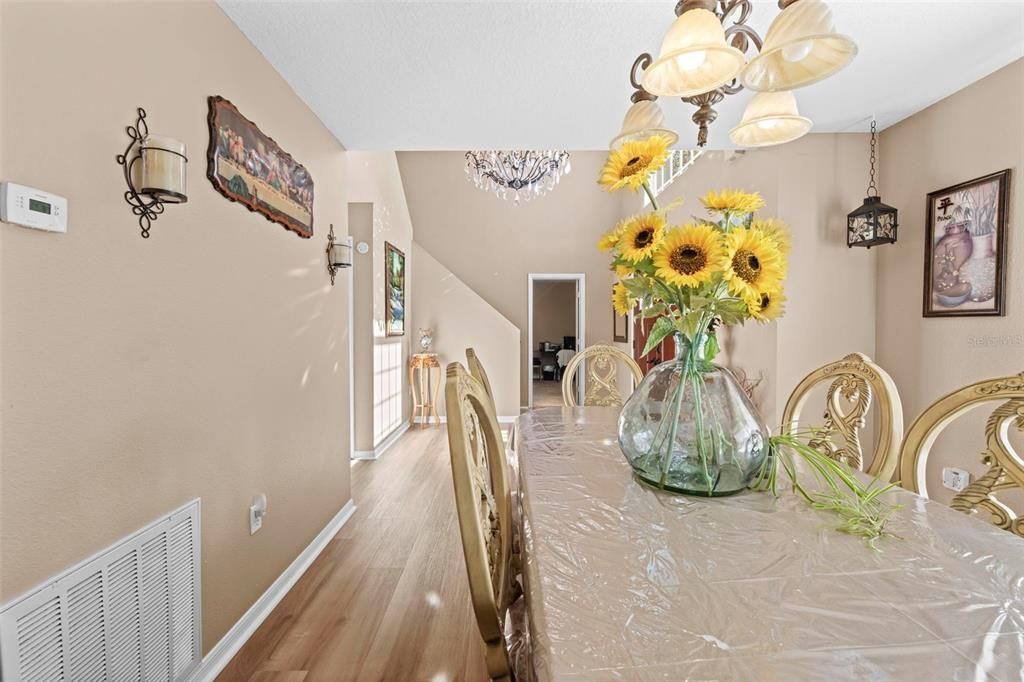 For Sale: $450,000 (7 beds, 2 baths, 3096 Square Feet)