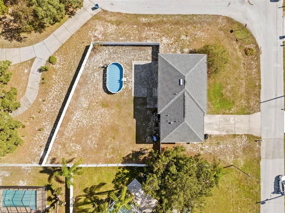 For Sale: $450,000 (7 beds, 2 baths, 3096 Square Feet)