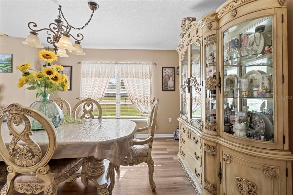 For Sale: $450,000 (7 beds, 2 baths, 3096 Square Feet)