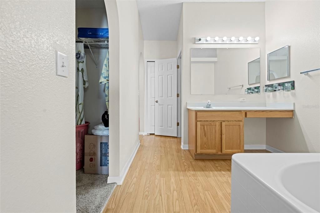 For Sale: $450,000 (7 beds, 2 baths, 3096 Square Feet)