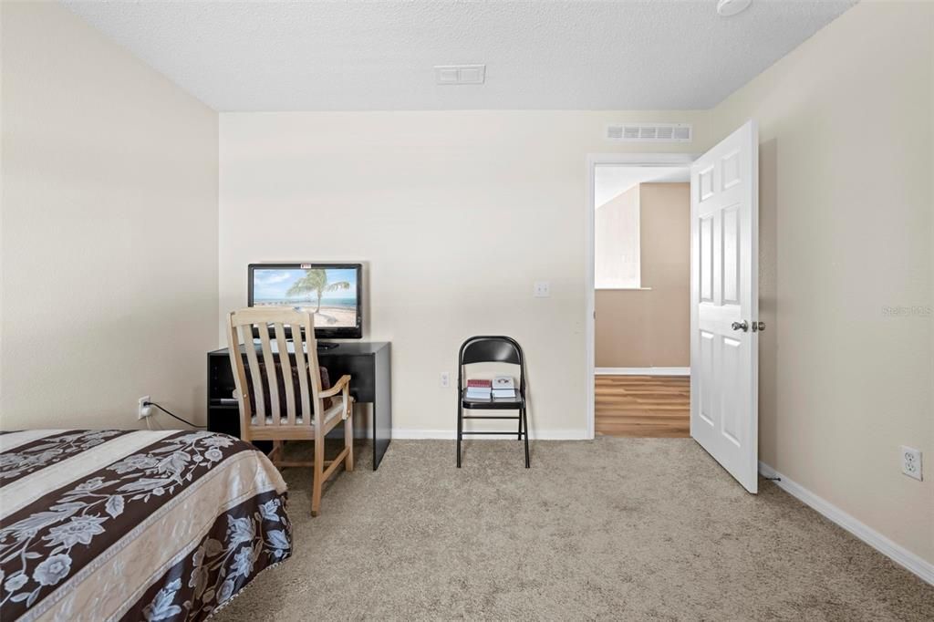 For Sale: $450,000 (7 beds, 2 baths, 3096 Square Feet)