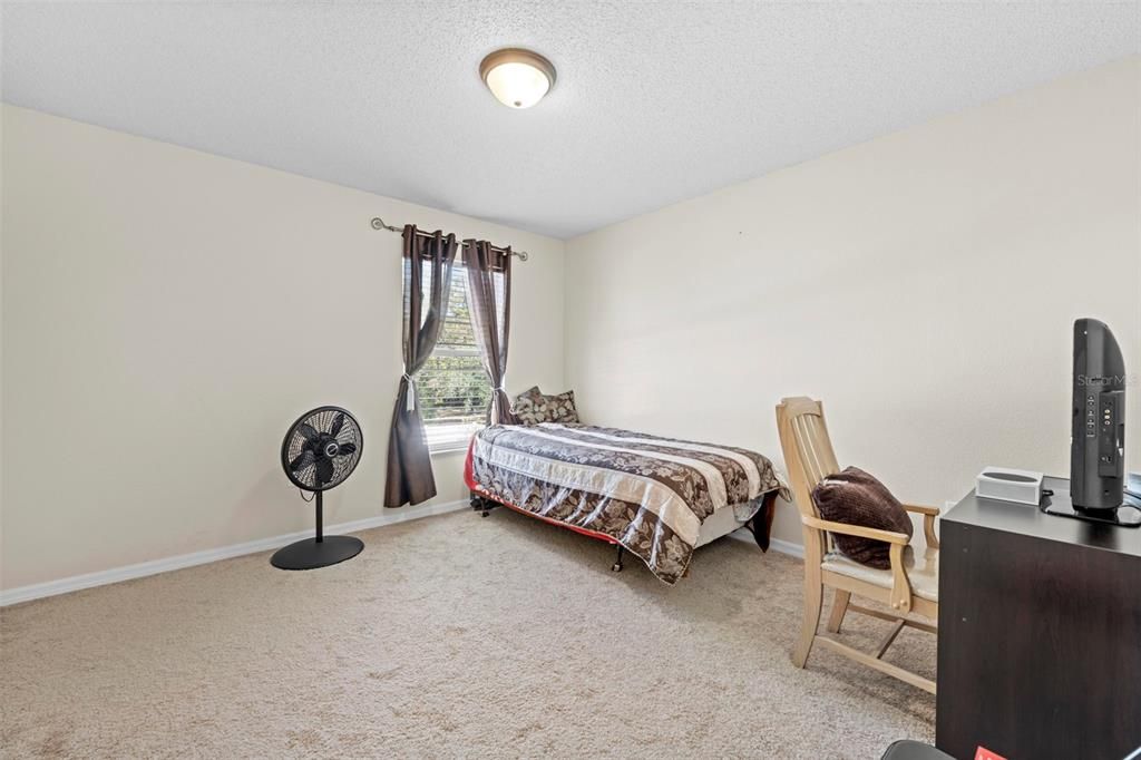 For Sale: $450,000 (7 beds, 2 baths, 3096 Square Feet)