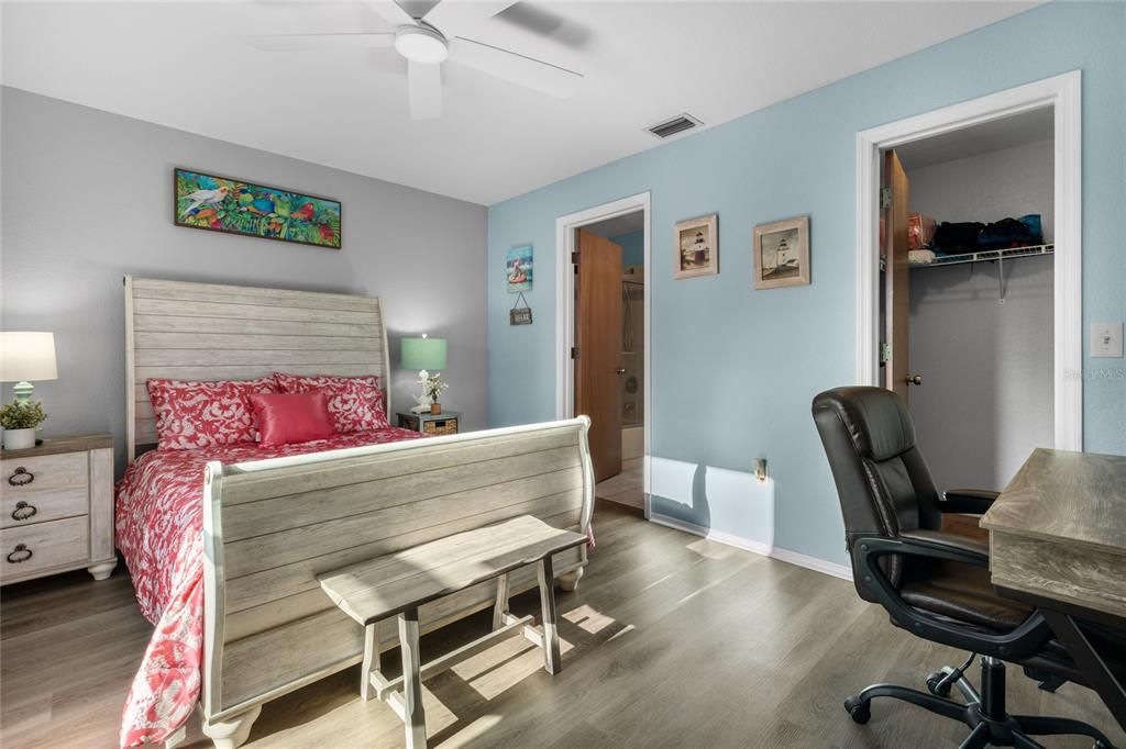 Active With Contract: $277,000 (3 beds, 2 baths, 1234 Square Feet)