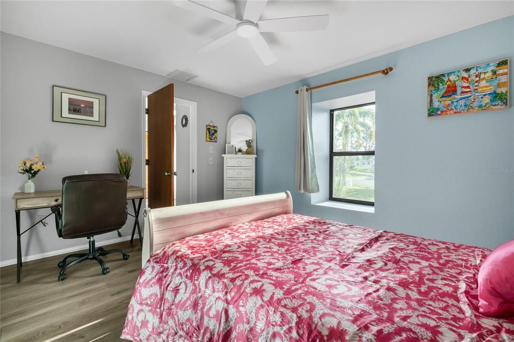 Active With Contract: $277,000 (3 beds, 2 baths, 1234 Square Feet)