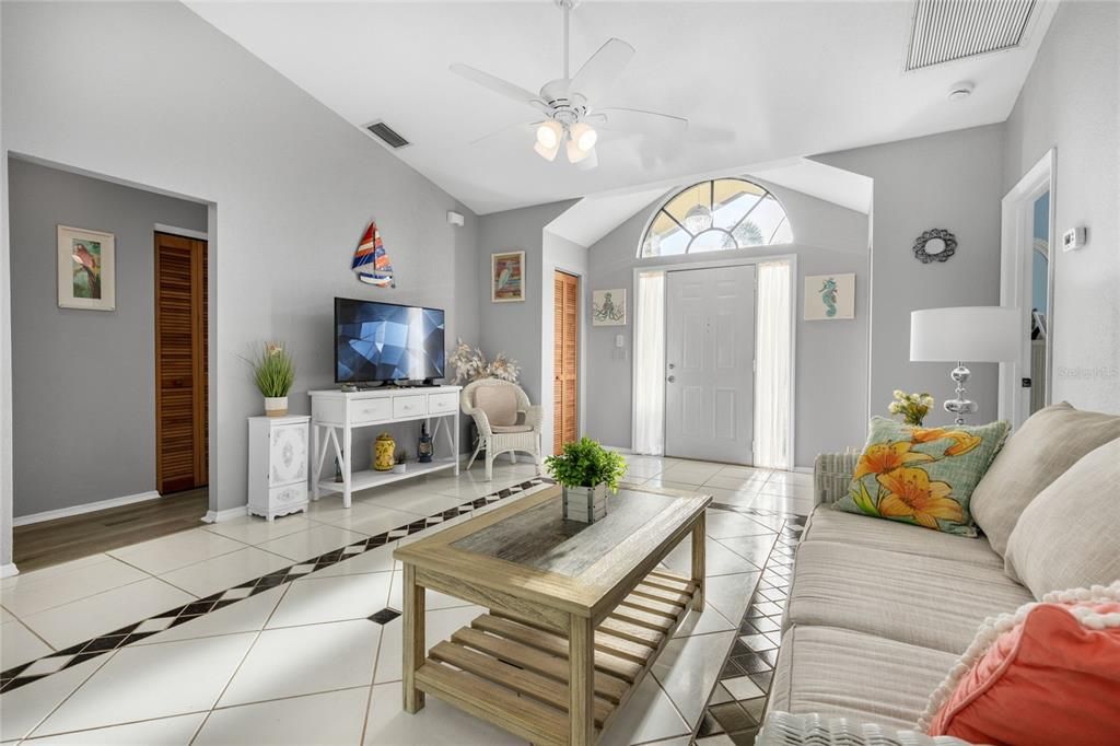 Active With Contract: $277,000 (3 beds, 2 baths, 1234 Square Feet)