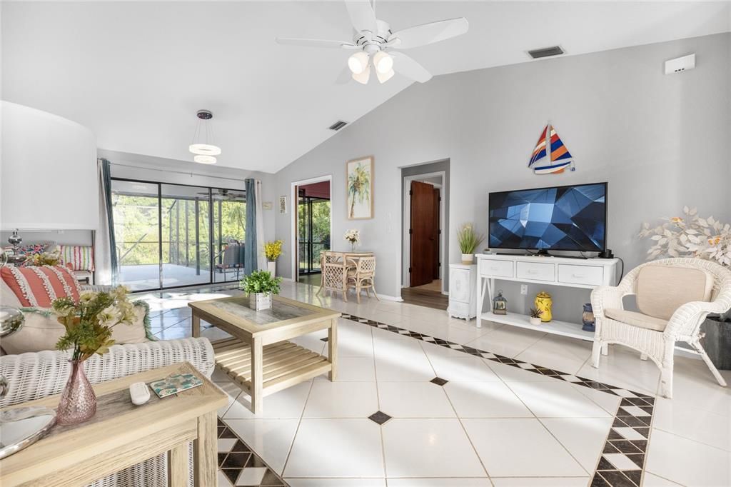 Active With Contract: $277,000 (3 beds, 2 baths, 1234 Square Feet)