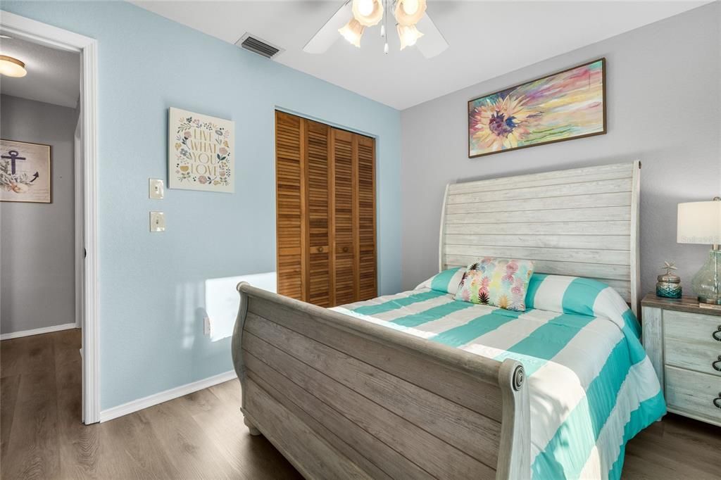 Active With Contract: $277,000 (3 beds, 2 baths, 1234 Square Feet)