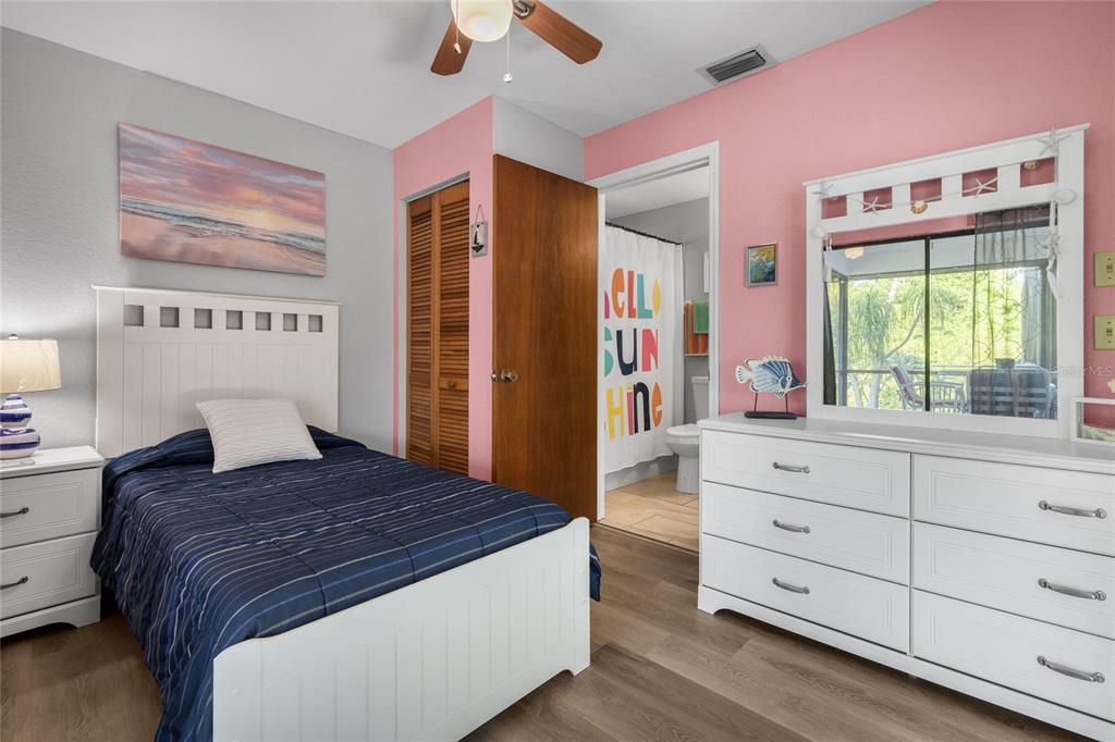 Active With Contract: $277,000 (3 beds, 2 baths, 1234 Square Feet)