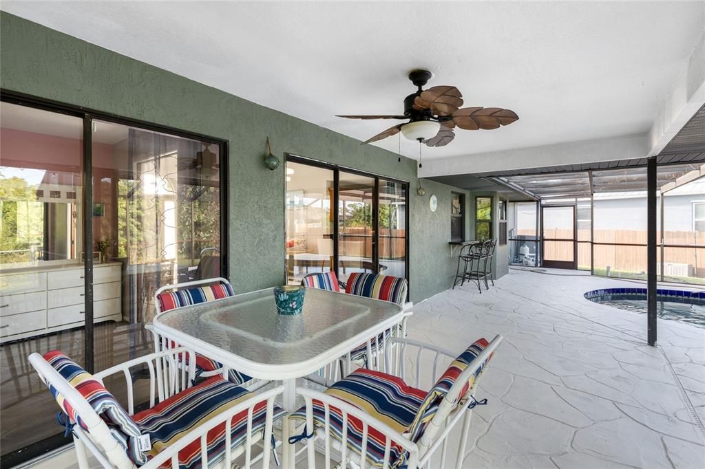 Active With Contract: $277,000 (3 beds, 2 baths, 1234 Square Feet)