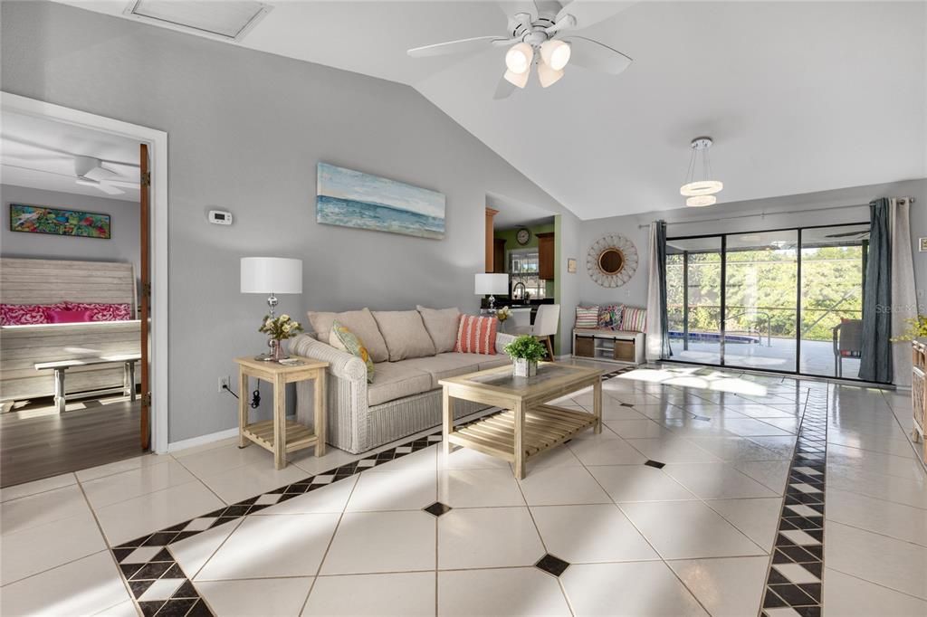 Active With Contract: $277,000 (3 beds, 2 baths, 1234 Square Feet)