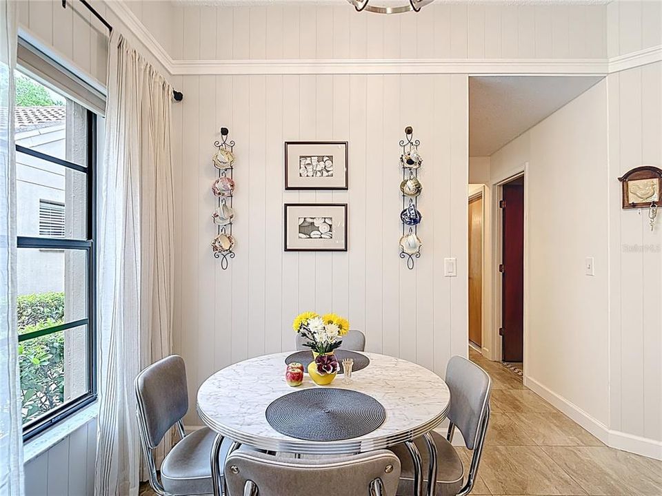 For Sale: $449,000 (2 beds, 2 baths, 1600 Square Feet)