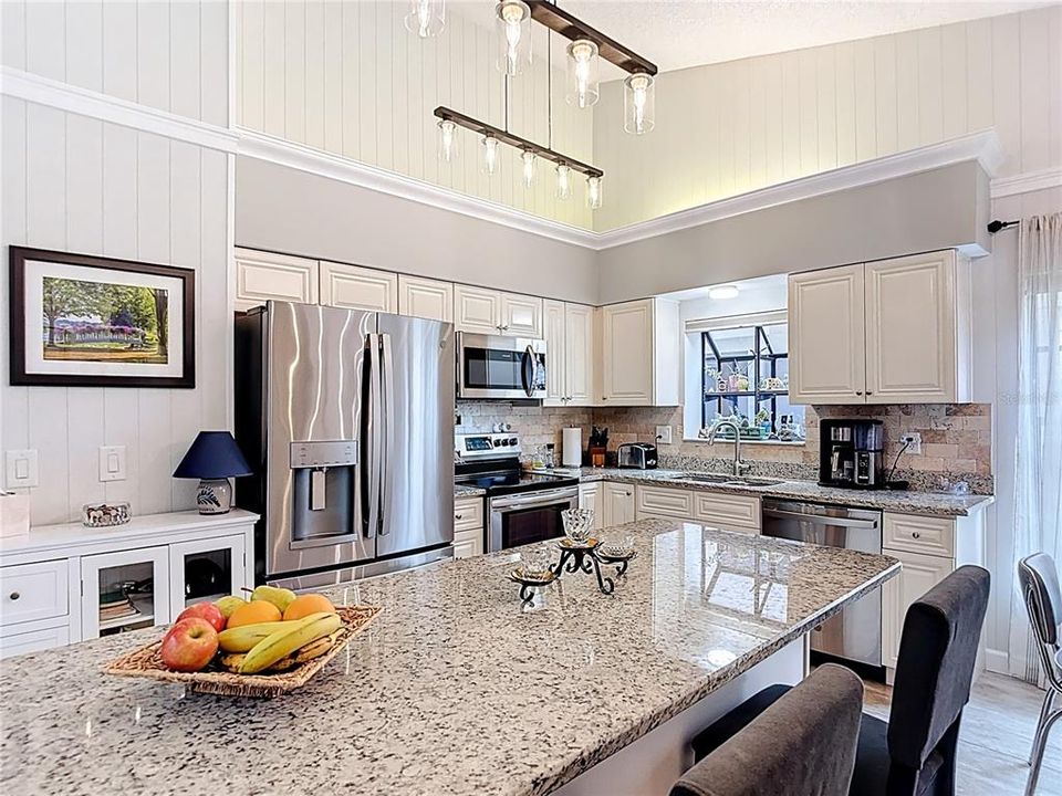 For Sale: $449,000 (2 beds, 2 baths, 1600 Square Feet)