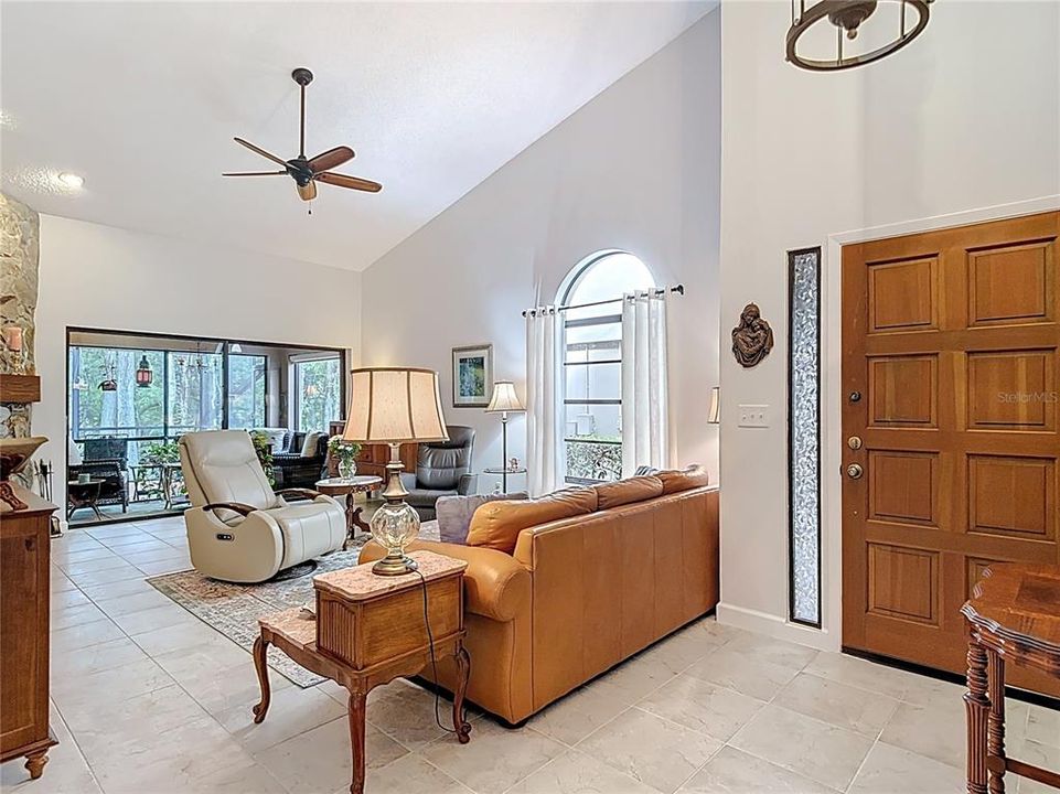 For Sale: $449,000 (2 beds, 2 baths, 1600 Square Feet)