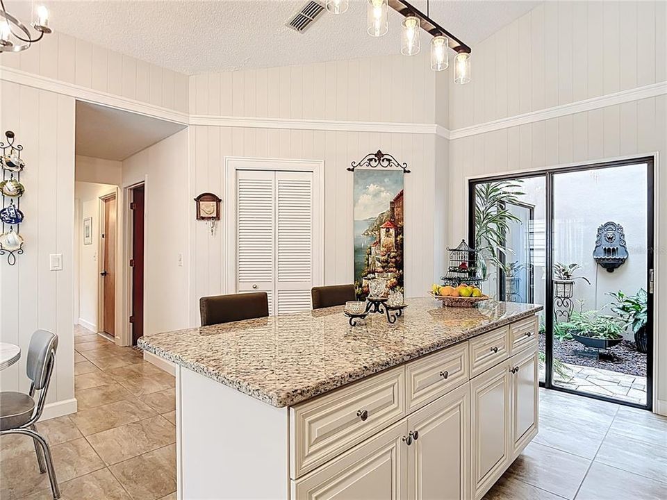 For Sale: $449,000 (2 beds, 2 baths, 1600 Square Feet)