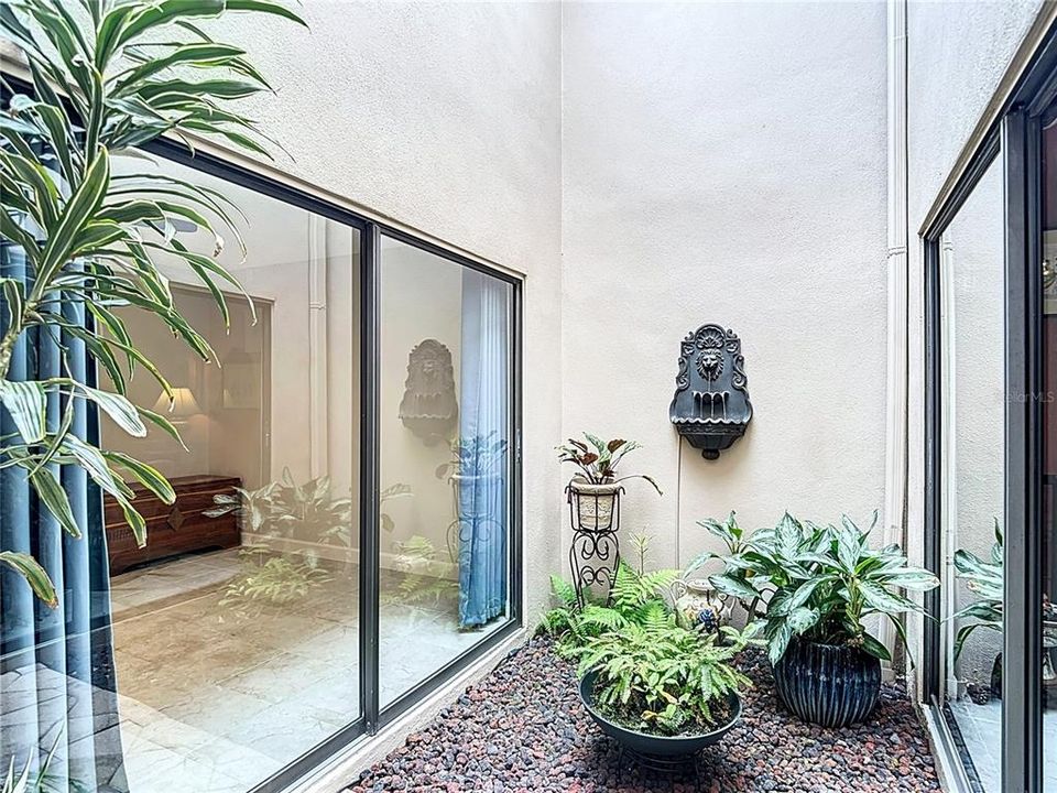 For Sale: $449,000 (2 beds, 2 baths, 1600 Square Feet)