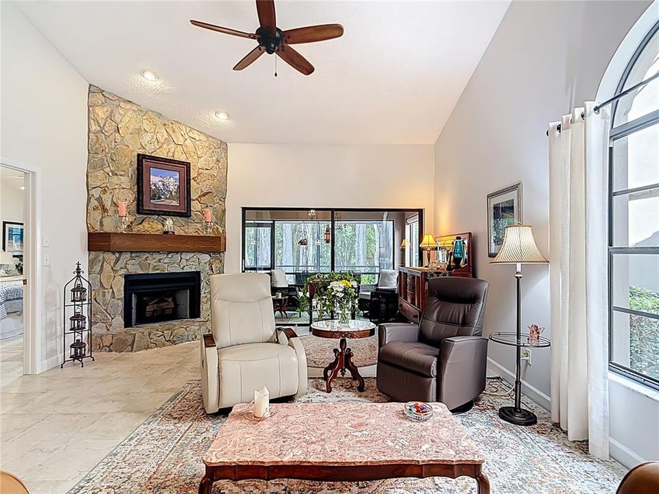 For Sale: $449,000 (2 beds, 2 baths, 1600 Square Feet)