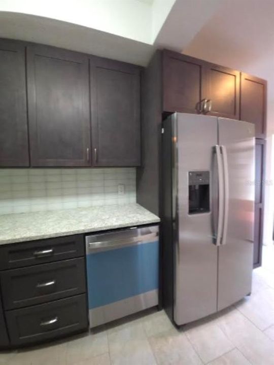 For Rent: $2,250 (2 beds, 2 baths, 1129 Square Feet)